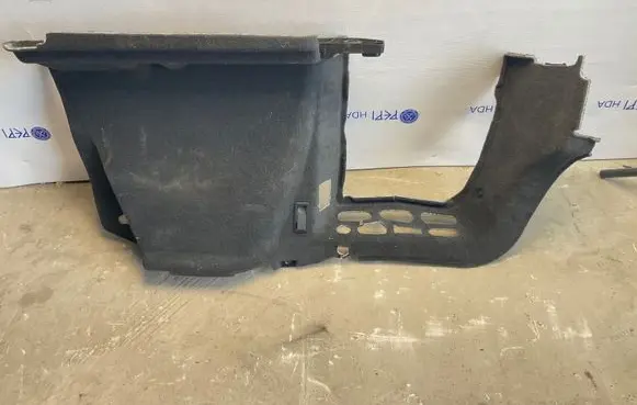 BMW 4 F36 Gran coupe Trunk/boot lower side trim panel 7337223
