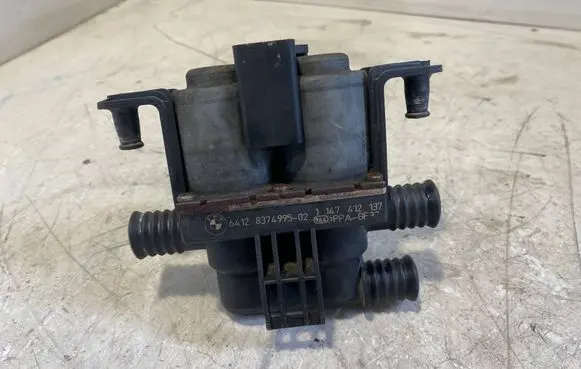 BMW X5 E53 Coolant heater control valve 1147412 8374995