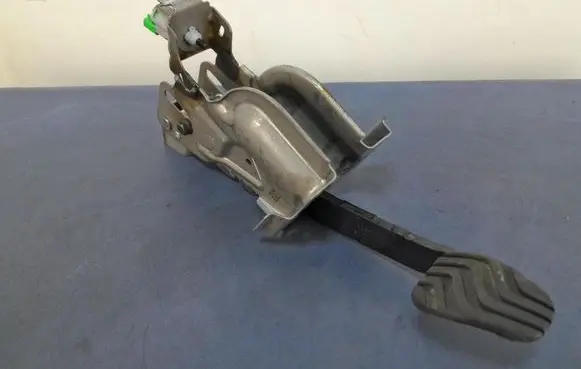 Dacia Jogger Accelerator throttle pedal 465016808R