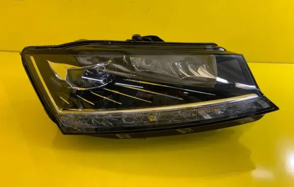Skoda Fabia Mk3 (NJ) Headlight/headlamp 6V1941016E