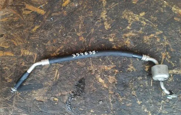 Suzuki Kizashi Air conditioning (A/C) pipe/hose 9571057L00