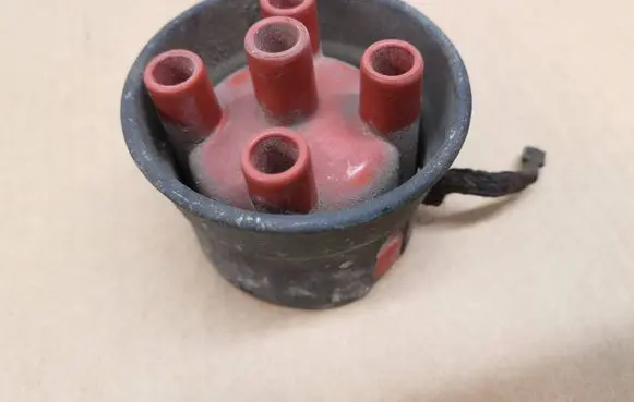 Volkswagen Golf II Spark distributor cap 