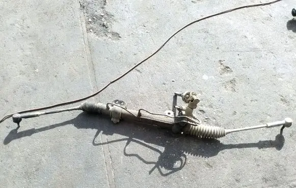 Nissan Almera Tino Steering rack