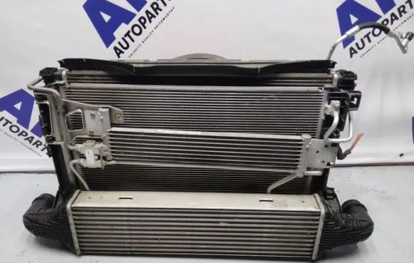 Mercedes-Benz E W212 Radiator set A2045001201