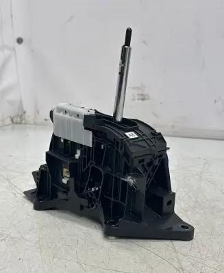 Lexus ES 250 - 300 - 330 Gear shifter/selector 75G651