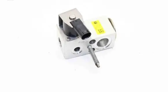 BMW iX3 G08 Air conditioning (A/C) expansion valve 7951456