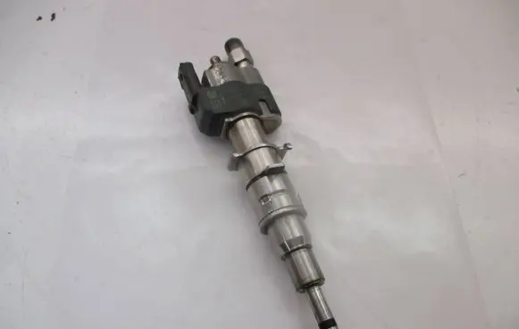 BMW 3 E90 E91 Fuel injector 7589048 1353758904808 N43B20AY