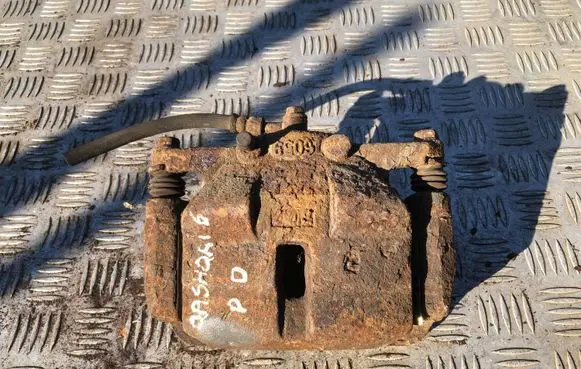 Nissan Qashqai Front brake caliper