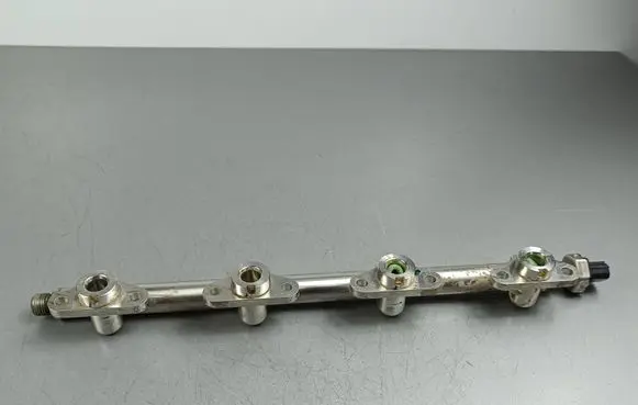 Honda CR-V Fuel main line pipe