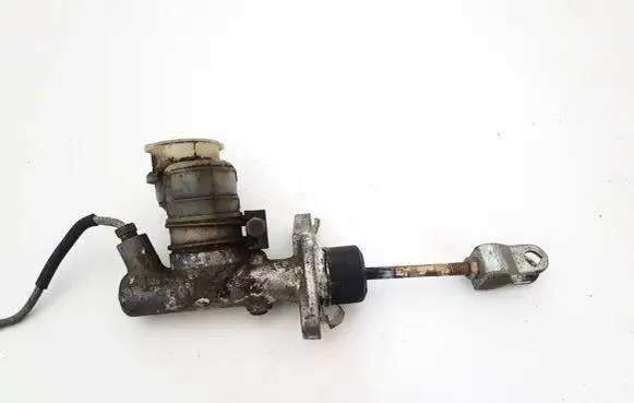 Hyundai Accent Clutch master cylinder