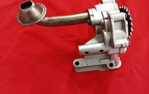 Volkswagen PASSAT B5 Oil pump 03G115105 00728222 011205
