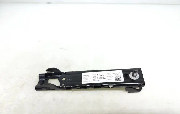 Tesla Model 3 Seat belt adjustment rail 106813001B 639623704