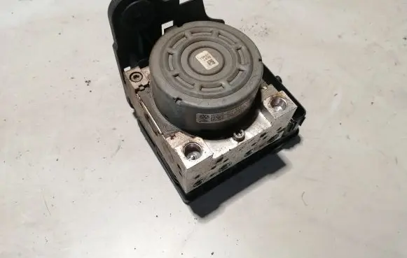 Volkswagen PASSAT B8 ABS Pump 3Q0614517AA 3Q0907379AA