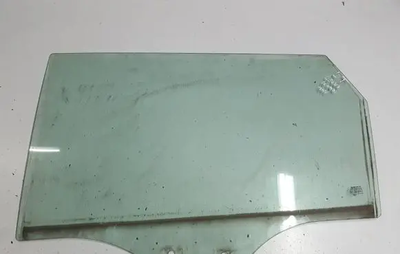 Seat Leon (5F) Rear door window glass 