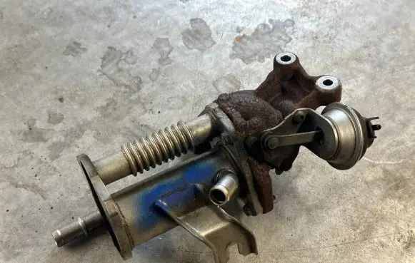 Renault Scenic III - Grand scenic III EGR valve cooler 8200912059