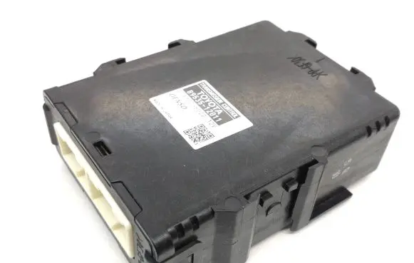Toyota Auris E180 Gearbox control unit/module 8953512011
