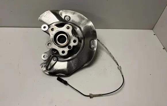 BMW 1 F70 Front wheel hub 6891101 6890171