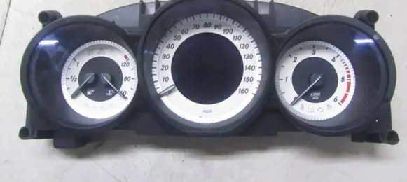 Speedometer (instrument cluster)