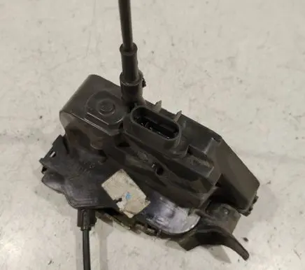 Renault Megane II Front door lock