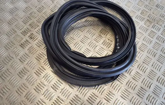 Honda CR-V Trunk rubber seal (body) 74440T0AA02
