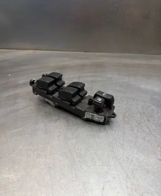 Toyota Avensis T250 Electric window control switch 54356022 T8401