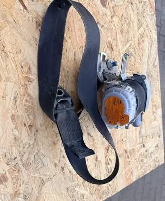 Hyundai i40 Front seatbelt 888103Z000 888203Z000