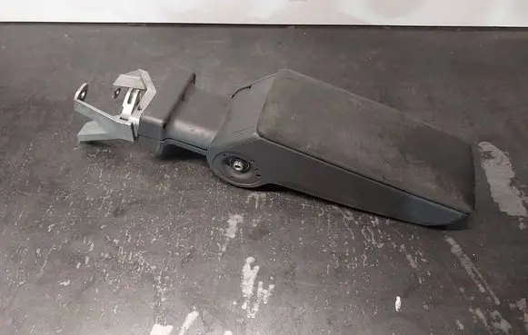 Audi A3 S3 8L Armrest PODLOKIETNIKA3
