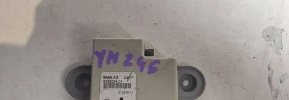 BMW 5 E39 Antenna control unit 6935024-01