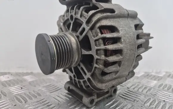 Mercedes-Benz C W204 Generator/alternator A0009063000
