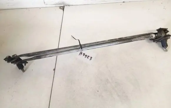 Mitsubishi Pajero Sport I Front wiper linkage and motor
