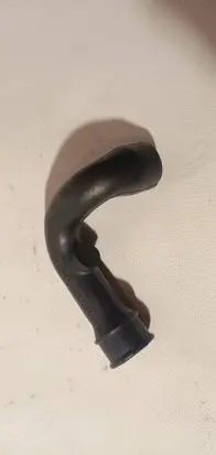 Mercedes-Benz E W124 Breather/breather pipe/hose A1020944982