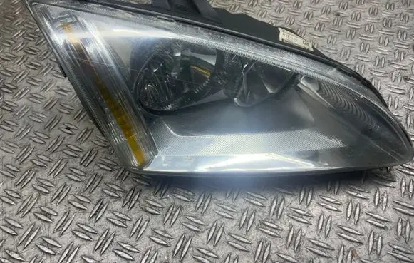 Ford Focus Headlight/headlamp