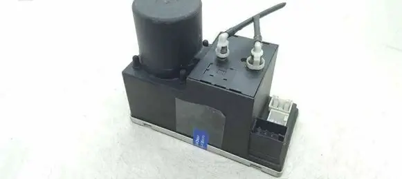 Audi A6 S6 C4 4A Central locking vacuum pump 8L0862257E
