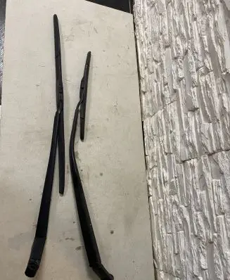 Toyota Auris E180 Front wiper blade arm 2387