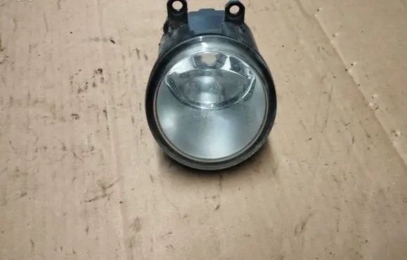 Toyota RAV 4 (XA30) Front fog light 812100D040