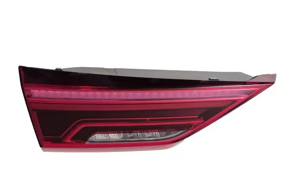Audi Q3 F3 Tailgate rear/tail lights 39A945093C 646757 A046318