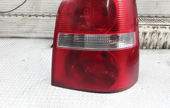 Volkswagen Touran I Rear/tail lights 1T0945096F
