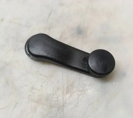 Volkswagen Golf III Front door window winding handle 1H0837581C