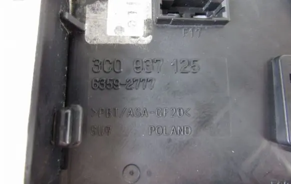 Volkswagen PASSAT B6 Fuse module 3c0937125