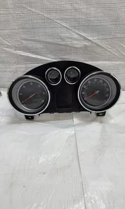 Opel Astra J Speedometer (instrument cluster) 13338436