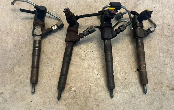 Opel Astra J Fuel injectors set 0445110327