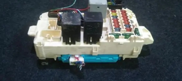 Mitsubishi Galant Fuse box set 47637e21