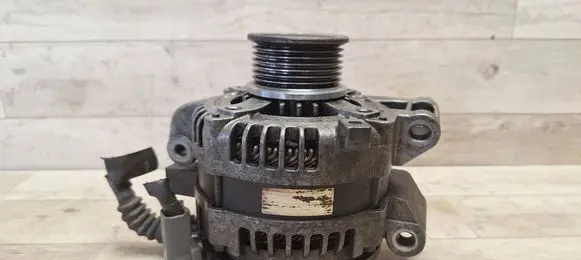 Toyota Avensis T250 Generator/alternator 