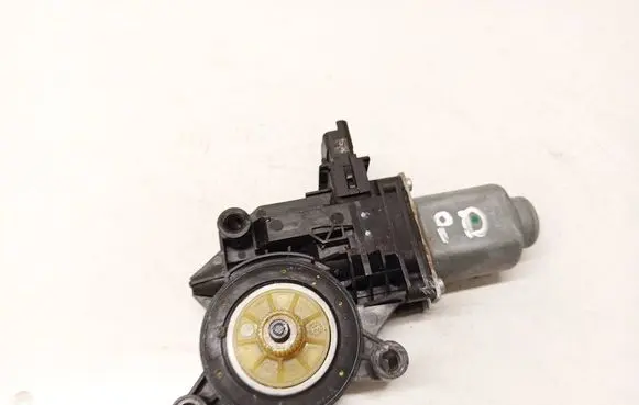 Hyundai Tucson IV NX4 Front door window regulator motor 82460N7010