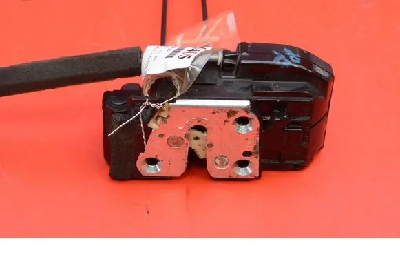 Nissan Tiida C11 Front door lock