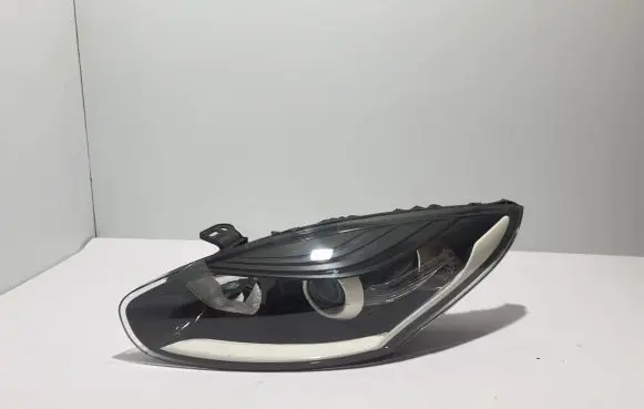 Renault Megane III Headlight/headlamp 260606227R