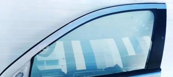 Mitsubishi Outlander Front door window glass four-door sidabrine