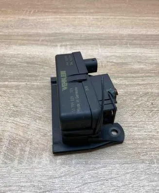 Mercedes-Benz E W211 Glow plug pre-heat relay 51799029