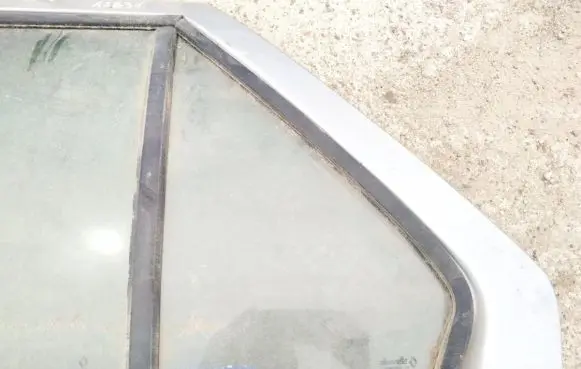 Renault 19 Rear vent window glass 