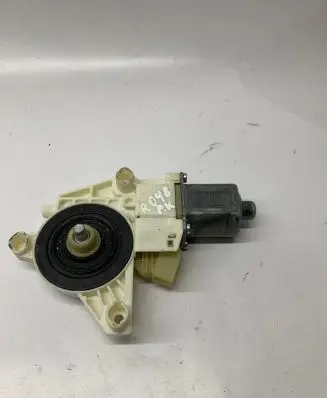 Mercedes-Benz C W204 Front door window regulator motor A2048200142